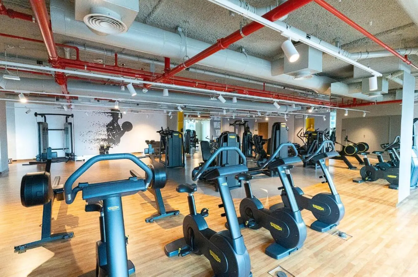 Luxury 3 Bedroom Corner Apartment - Stunning 270 Degrees Views - Burj & Fountain Views! 3 Balconies, 5 Minute Walk To Dubai Mall, Great Gym, Yoga Room