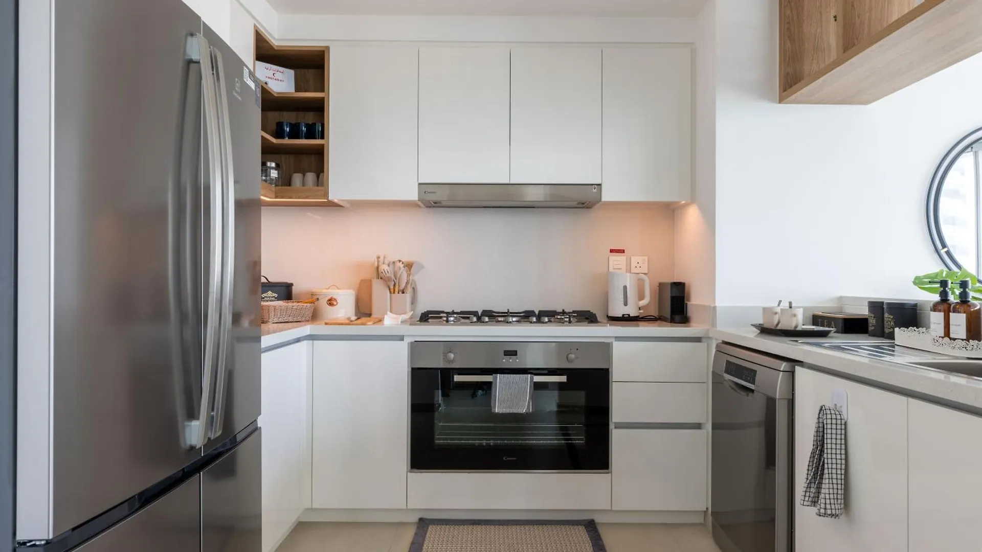 Luxury 3 Bedroom Corner Apartment - Stunning 270 Degrees Views - Burj & Fountain Views! 3 Balconies, 5 Minute Walk To Dubai Mall, Great Gym, Yoga Room United Arab Emirates