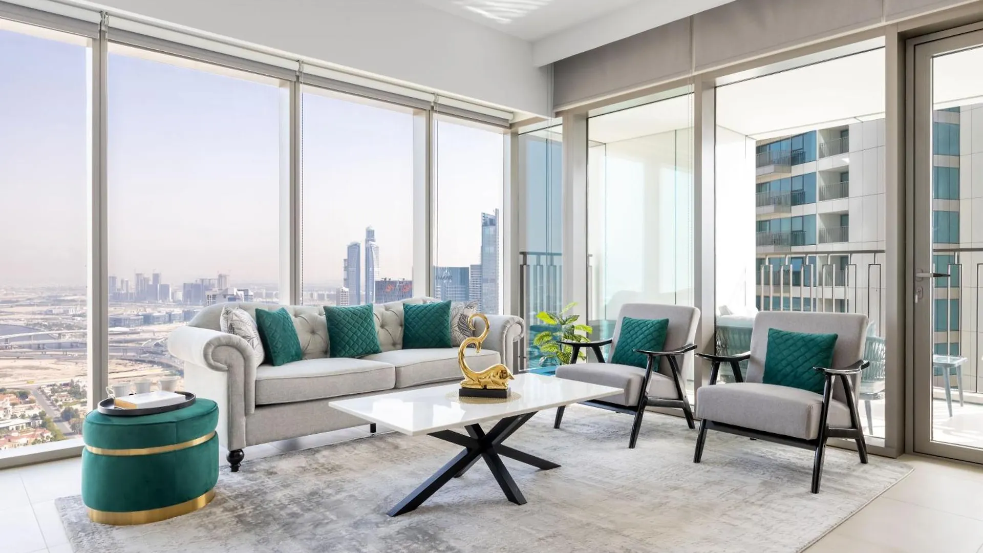 Luxury 3 Bedroom Corner Apartment - Stunning 270 Degrees Views - Burj & Fountain Views! 3 Balconies, 5 Minute Walk To Dubai Mall, Great Gym, Yoga Room