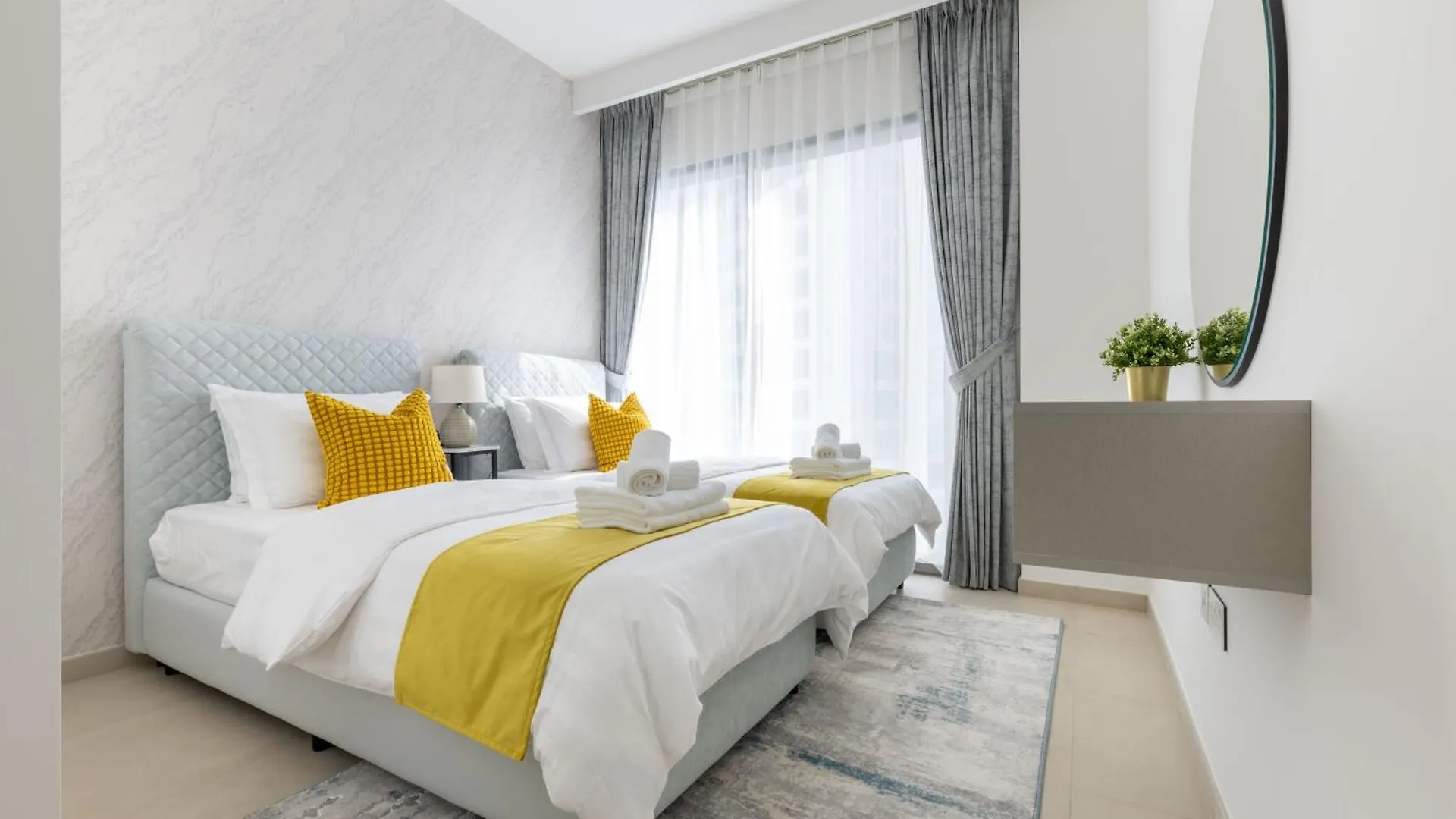 Luxury 3 Bedroom Corner Apartment - Stunning 270 Degrees Views - Burj & Fountain Views! 3 Balconies, 5 Minute Walk To Dubai Mall, Great Gym, Yoga Room United Arab Emirates