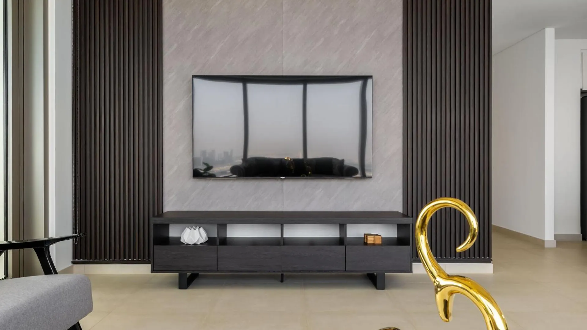 Luxury 3 Bedroom Corner Apartment - Stunning 270 Degrees Views - Burj & Fountain Views! 3 Balconies, 5 Minute Walk To Dubai Mall, Great Gym, Yoga Room