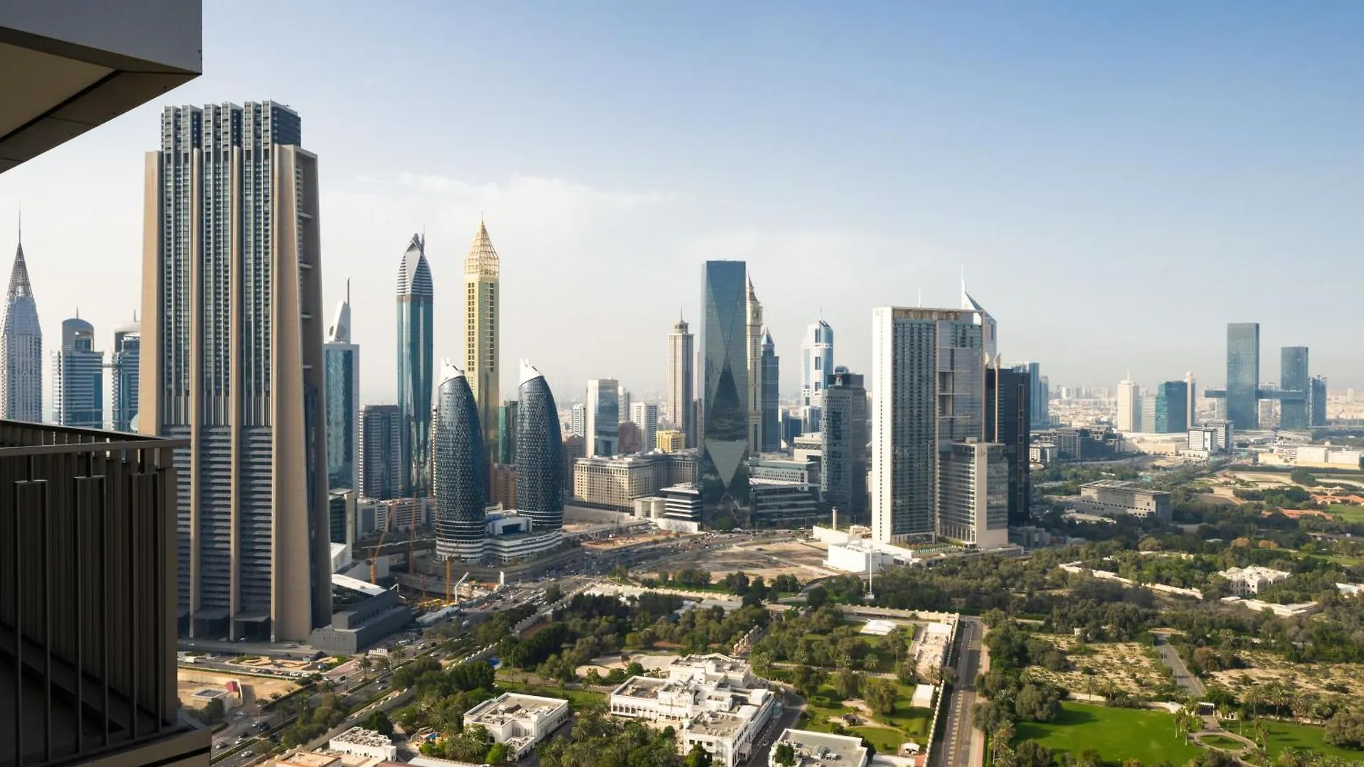 Luxury 3 Bedroom Corner Apartment - Stunning 270 Degrees Views - Burj & Fountain Views! 3 Balconies, 5 Minute Walk To Dubai Mall, Great Gym, Yoga Room