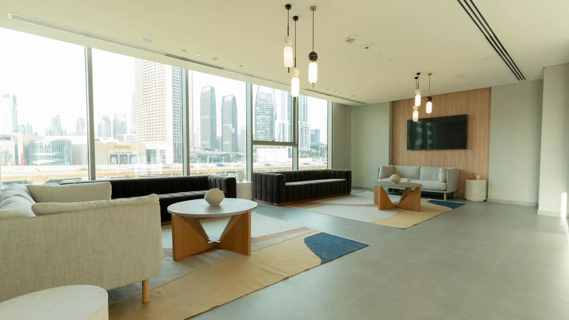 Luxury 3 Bedroom Corner Apartment - Stunning 270 Degrees Views - Burj & Fountain Views! 3 Balconies, 5 Minute Walk To Dubai Mall, Great Gym, Yoga Room