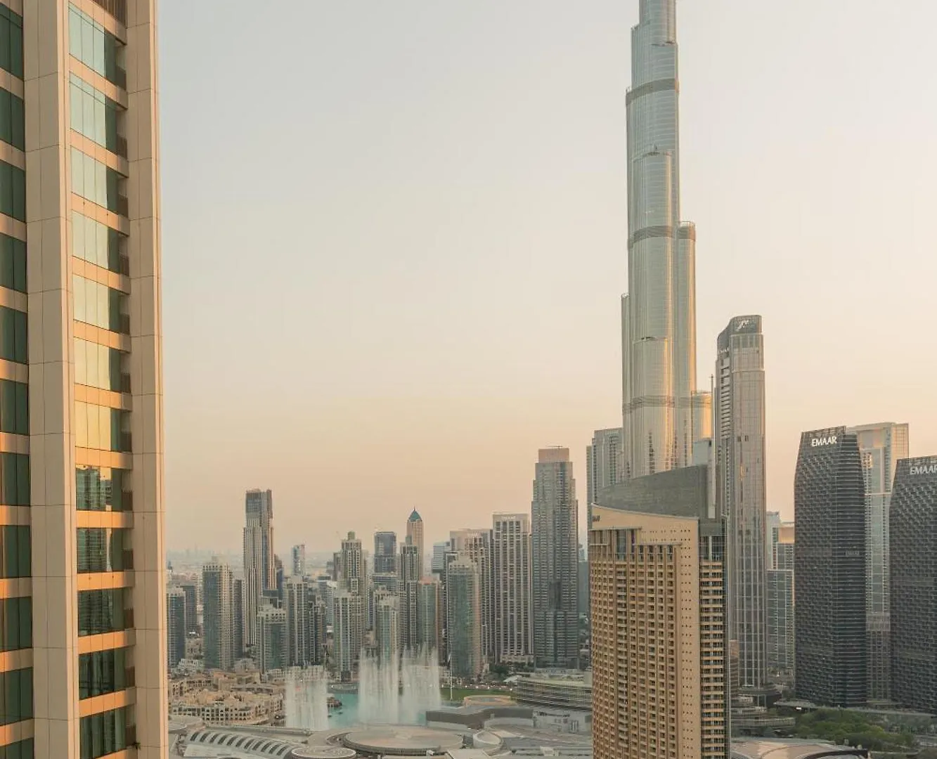 Luxury 3 Bedroom Corner Apartment - Stunning 270 Degrees Views - Burj & Fountain Views! 3 Balconies, 5 Minute Walk To Dubai Mall, Great Gym, Yoga Room