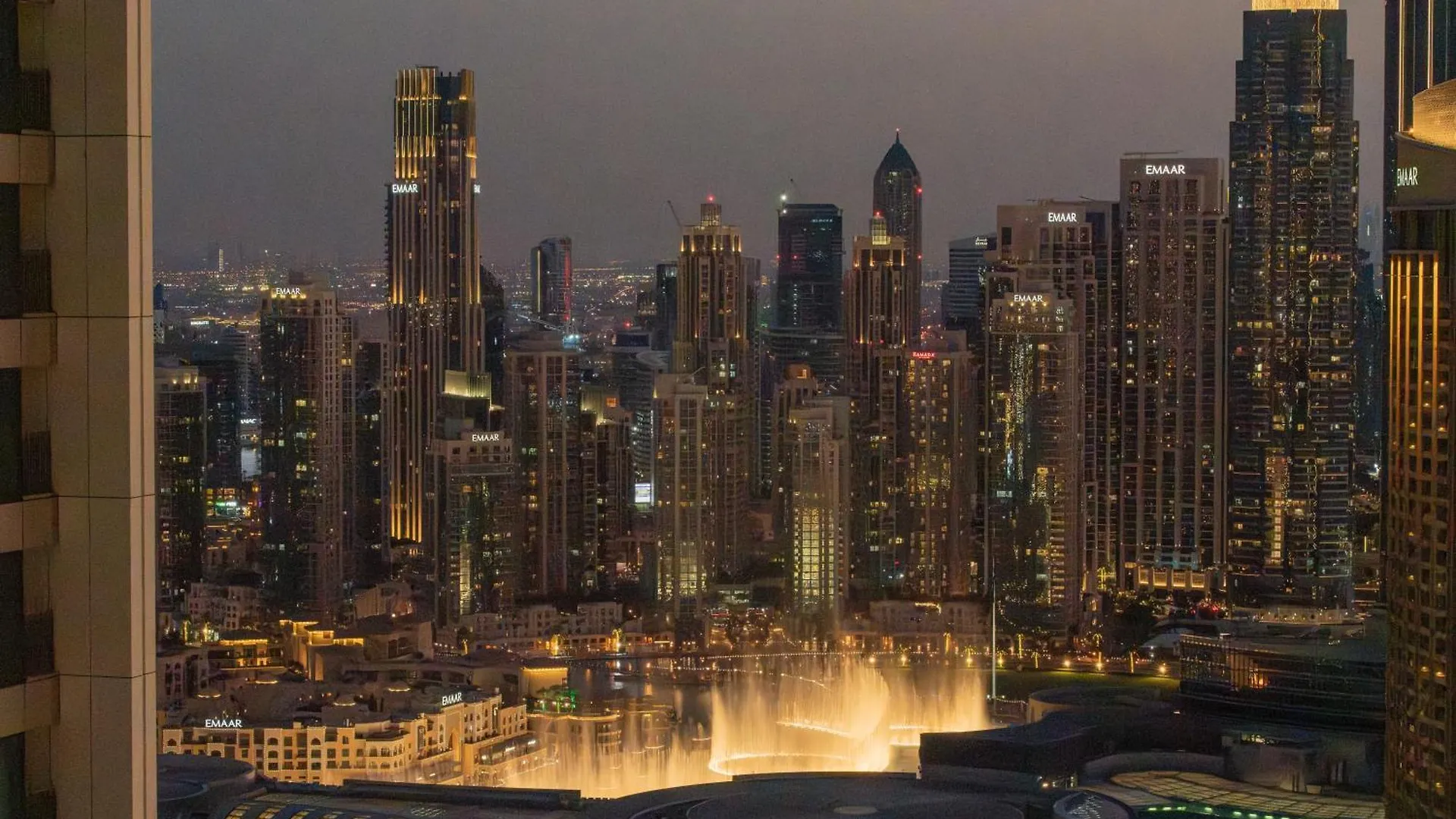 Luxury 3 Bedroom Corner Apartment - Stunning 270 Degrees Views - Burj & Fountain Views! 3 Balconies, 5 Minute Walk To Dubai Mall, Great Gym, Yoga Room